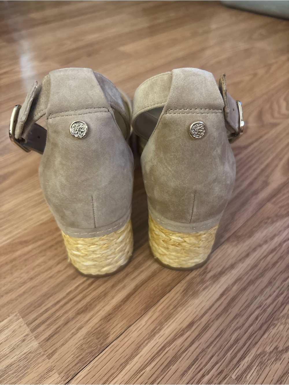 Vince Camuto Taupe Suede Espadrille Wedge Sandals Size 9M - Picture 6 of 10